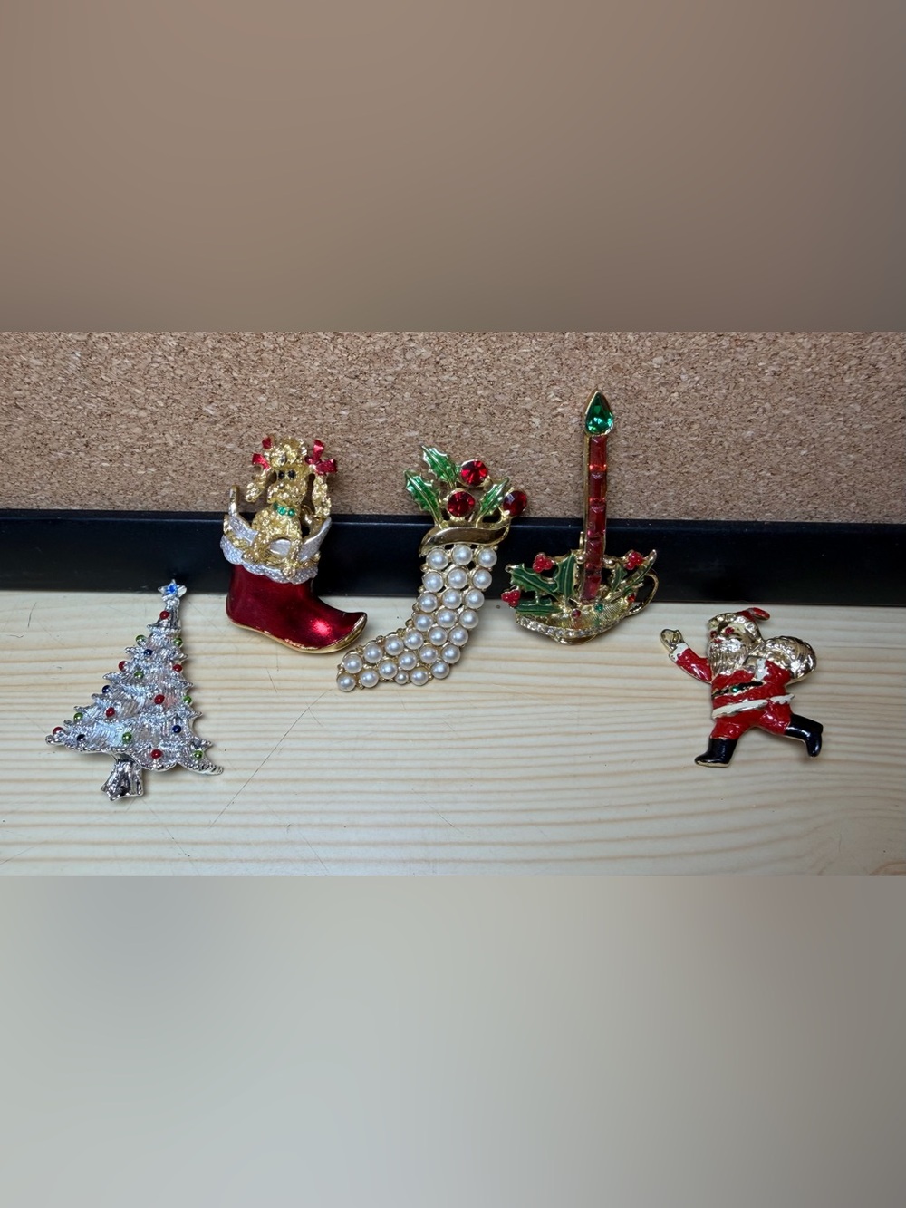 5-Piece Holiday Christmas Brooch Pin Lot Stocking Tree Santa Candle MYLU